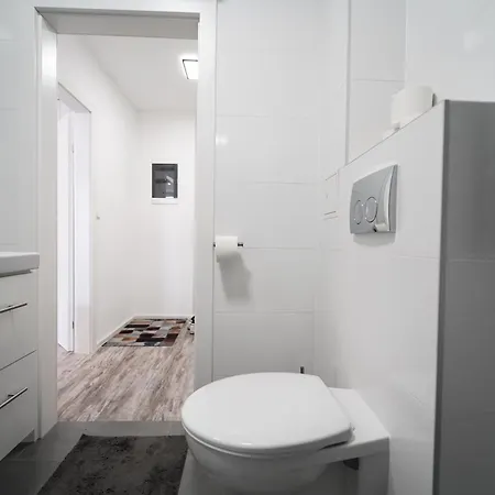 Modernes Im Zentrum 4 Personen Apartment Wiener Neustadt