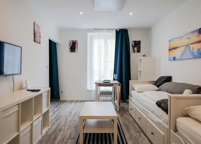 Modernes Im Zentrum 4 Personen Wiener Neustadt